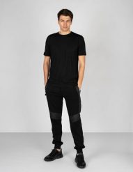 Les Hommes T-shirt "Regular" | LKT144 740U | Relaxed Fit Lyocell T-Shirt | Mężczyzna | Czarny. Czarne t-shirty męskie Les Hommes, m, bez wzorów, z jedwabiu, bez kołnierzyka. W wyprzedaży za 289.00 zł.