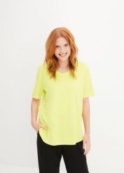 Szeroki t-shirt z bawełny organicznej. Czarne t-shirty damskie bonprix, bez wzorów, z bawełny, bez kołnierzyka. Za 57.99 zł.