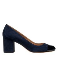 Geox Skórzane czółenka "Virnilisa" w kolorze granatowym rozmiar: 36. Niebieskie czółenka damskie Geox, bez wzorów, bez obcasa. Za 248.58 zł.