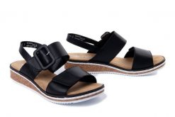 RIEKER V3667-00 black, sandały damskie. Czarne sandały damskie Rieker, bez wzorów, bez obcasa, na koturnie. Za 239.92 zł.