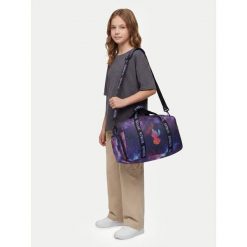 Torba podróżna Disney Classics. Fioletowe torebki klasyczne damskie Disney Classics, bez wzorów, bez dodatków. Za 119.99 zł.
