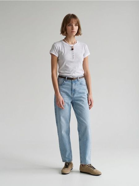 Bawełniana koszulka z kontrastową lamówką - szary. Szare t-shirty damskie Sinsay, l, bez wzorów, z bawełny, bez kołnierzyka. Za 19.99 zł.
