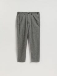 Spodnie chino slim fit - ciemnoszary. Szare spodnie materiałowe męskie Reserved, bez wzorów, z bawełny. Za 159.99 zł.