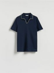 Strukturalna koszulka polo - granatowy. Niebieskie koszulki polo męskie Reserved, l, bez wzorów, z bawełny, bez ramiączek. W wyprzedaży za 59.99 zł.