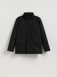 Wodoodporna kurtka z kapturem - czarny. Czarne kurtki męskie Reserved, l, bez wzorów, z tkaniny, z kapturem. Za 299.99 zł.