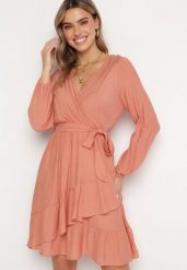 Pomarańczowa Sukienka Midi z Kopertowym Dekoltem i Materiałowym Paskiem Jomera. Brązowe sukienki damskie Born2be, l, bez wzorów, z materiału, boho, bez kołnierzyka, bez ramiączek, midi, kopertowe. Za 99.99 zł.