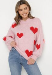 Różowy Sweter z Wełną Wiskozą i Motywem Serc Lisaviena. Czerwone swetry klasyczne damskie Born2be, na jesień, uniwersalny, z jeansu, bez kołnierzyka. Za 169.99 zł.
