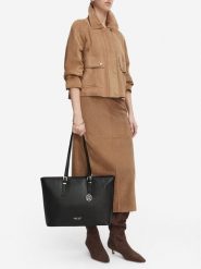 Nine West Torebka EO-QUIET ELEGANCE-LDA9895 Czarny. Czarne torebki klasyczne damskie Nine West, bez wzorów, bez dodatków. Za 449.99 zł.