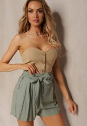 Zielone Szorty z Bawełny z Gumką w Talii i Paskami po Bokach Nellvina. Zielone szorty damskie Renee, bez wzorów, z bawełny, eleganckie. Za 49.99 zł.
