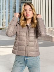 Kurtka z kapturem - fioletowy. Fioletowe kurtki damskie Sinsay, l, bez wzorów, z materiału, z kapturem. W wyprzedaży za 42.99 zł.