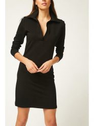 Milan Kiss Sukienka w kolorze czarnym rozmiar: XL. Czarne sukienki damskie Milan Kiss, na co dzień, xl, bez wzorów, bez kołnierzyka, bez ramiączek, mini, proste. Za 152.99 zł.