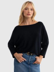 Sweter damski z wiskozy z rękawem 3/4 czarny Kikalia 906. Czarne swetry klasyczne damskie Big Star, l, z materiału, bez kołnierzyka. W wyprzedaży za 139.99 zł.
