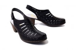 RIEKER 40959-00 black, sandały damskie. Czarne sandały damskie Rieker, w ażurowe wzory, bez obcasa, na obcasie. Za 319.90 zł.