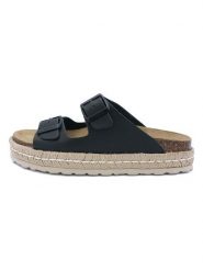 Billowy Klapki w kolorze czarnym rozmiar: 38. Czarne klapki damskie Billowy, bez wzorów, bez obcasa. Za 73.93 zł.