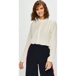 Vero Moda - Koszula. Białe koszule damskie Vero Moda, s, bez wzorów, z poliesteru, bez kołnierzyka, bez ramiączek. W wyprzedaży za 79.90 zł.