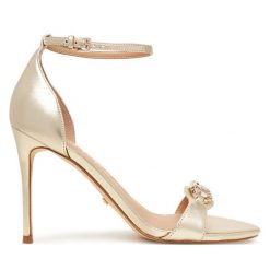 Sandały Guess. Żółte sandały damskie Guess, z aplikacjami, bez obcasa, na szpilce. Za 539.99 zł.