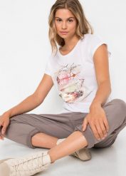 T-shirt z nadrukiem w pióra. Białe t-shirty damskie bonprix, bez wzorów, bez kołnierzyka. Za 77.99 zł.