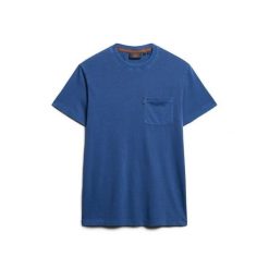 T-shirt z kieszonką w odcieniu wyblakłym Superdry Essential. Niebieskie t-shirty męskie Superdry., m, bez wzorów, bez kołnierzyka. Za 147.75 zł.