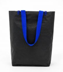 Torba na bagaż z pp pochodzącego z recyklingu Wantalis Cabalis. Czarne torby męskie na ramię WANTALIS, bez wzorów, z materiału, bez dodatków. Za 110.50 zł.