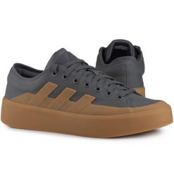Buty męskie sportowe trampki Adidas ZNSORED. Brązowe trampki i tenisówki męskie Adidas, bez wzorów, bez zapięcia. W wyprzedaży za 269.00 zł.