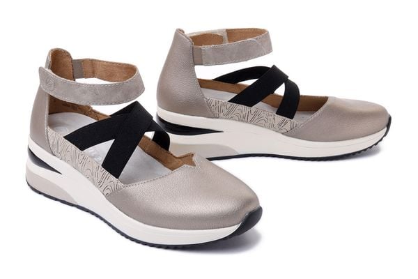 RIEKER REMONTE D2411-90 metallic, półbuty damskie. Szare półbuty damskie Rieker Remonte, bez wzorów, bez obcasa, na koturnie. Za 369.90 zł.