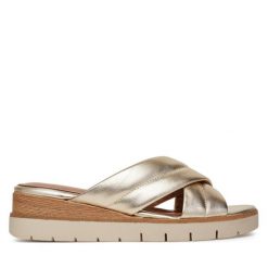 Klapki Tamaris. Żółte klapki damskie Tamaris, bez wzorów, bez obcasa. Za 229.99 zł.