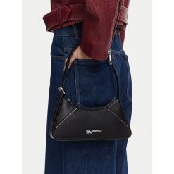 Torebka Karl Lagerfeld Jeans. Czarne torebki klasyczne damskie Karl Lagerfeld Jeans, bez wzorów, z jeansu, bez dodatków. Za 529.99 zł.