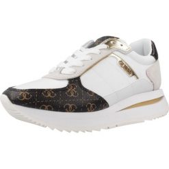 Buty GUESS FLPEG3 FAL12 Biały. Białe obuwie trekkingowe damskie Guess. Za 541.99 zł.