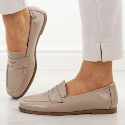 Beżowe skórzane mokasyny damskie Vinceza 18121. Brązowe mokasyny damskie VINCEZA, z jeansu. Za 219.00 zł.