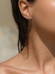 Maison héritage PARIS Złote kolczyki-wkrętki "Patience" z diamentami rozmiar: onesize. Żółte kolczyki damskie maison héritage PARIS, z diamentem, złote. Za 739.99 zł.