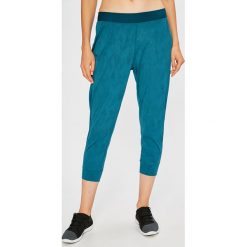 Under Armour - Spodnie Balance. Zielone spodnie sportowe damskie Under Armour, m, z dzianiny. W wyprzedaży za 159.90 zł.