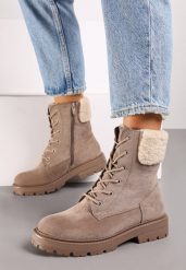 Beżowe Botki Typu Workery na Płaskiej Podeszwie z Barankowym Futerkiem przy Cholewce Nevathira. Brązowe botki damskie Renee, z jeansu, bez obcasa, na płaskiej podeszwie. Za 99.99 zł.