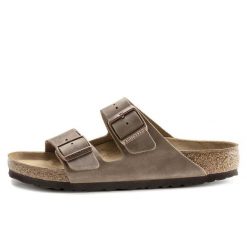 Sandały Birkenstock Arizona Dorosłych. Brązowe sandały damskie Birkenstock, z nubiku, bez zapięcia. Za 511.70 zł.