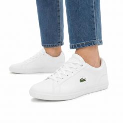 Buty damskie sportowe do chodzenia Lacoste LEROND BL 21 1 CUJ. Białe buty sportowe na co dzień damskie Lacoste, bez wzorów, z jeansu, tenisowe. Za 349.00 zł.