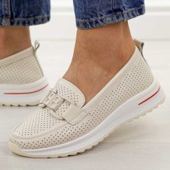 Beżowe ażurowane skórzane półbuty damskie T.Sokolski w26-604. Brązowe półbuty damskie Sokolski, w ażurowe wzory, z jeansu, eleganckie, z okrągłym noskiem, bez obcasa, na płaskiej podeszwie. Za 199.00 zł.