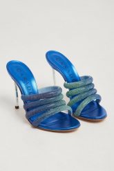 Klapki damskie na szpilce CASADEI. Klapki damskie Casadei, bez wzorów, bez obcasa, na szpilce. W wyprzedaży za 2,469.35 zł.