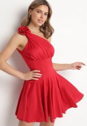 Czerwona Satynowa Asymetryczna Sukienka Ozdobiona Kwiatem 3D Izaiva. Czerwone sukienki damskie Born2be, na imprezę, na lato, m, z aplikacjami, z satyny, eleganckie, z asymetrycznym kołnierzem, bez ramiączek, mini, asymetryczne. W wyprzedaży za 127.99 zł.