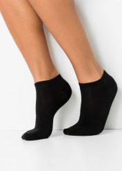 Skarpety do sneakersów (20 par), bawełna organiczna. Czarne skarpetki damskie bonprix, bez wzorów, z bawełny. Za 97.99 zł.
