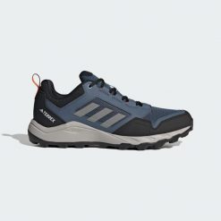 Buty Tracerocker 2.0 Trail Running. Brązowe obuwie do biegania damskie Adidas. W wyprzedaży za 279.30 zł.