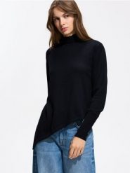 Sweter z asymetrycznym dołem - czarny. Czarne swetry klasyczne damskie Reserved, l, z dzianiny, z asymetrycznym kołnierzem. Za 109.99 zł.