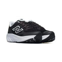 Buty sportowe New Balance UTRNWF. Czarne buty sportowe na co dzień damskie New Balance, bez wzorów, z gumy, do biegania. Za 462.14 zł.