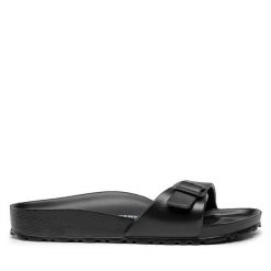 Klapki Birkenstock. Czarne klapki damskie Birkenstock, bez wzorów, bez obcasa. Za 159.99 zł.