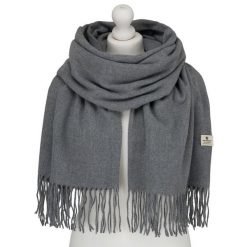 Szary, elegancki szalik damski z poliestru z frędzlami - Peterson. Szare szaliki i kominy damskie Peterson, na jesień, bez wzorów. Za 54.99 zł.