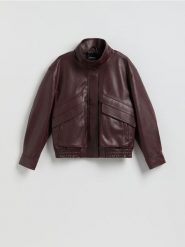 Kurtka z imitacji skóry - burgundowy. Czerwone kurtki damskie Reserved, l, bez wzorów, ze skóry, bez kaptura. Za 259.99 zł.