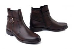 RIEKER REMONTE D0F81-25 brown, botki damskie. Brązowe botki damskie Rieker Remonte, z polaru, bez obcasa, na obcasie, bez zapięcia. Za 489.90 zł.