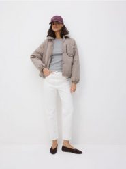 Kurtka z kołnierzem - brązowy. Brązowe kurtki damskie Reserved, l, bez wzorów, z tkaniny, bez kaptura. Za 229.99 zł.