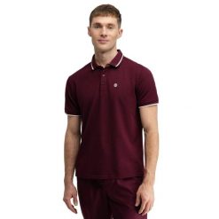 Męska golfowa koszulka polo pique Siroko Pinehurst Cherry. Czerwone koszulki polo męskie SIROKO, m, bez wzorów, z dzianiny, bez ramiączek. Za 169.00 zł.
