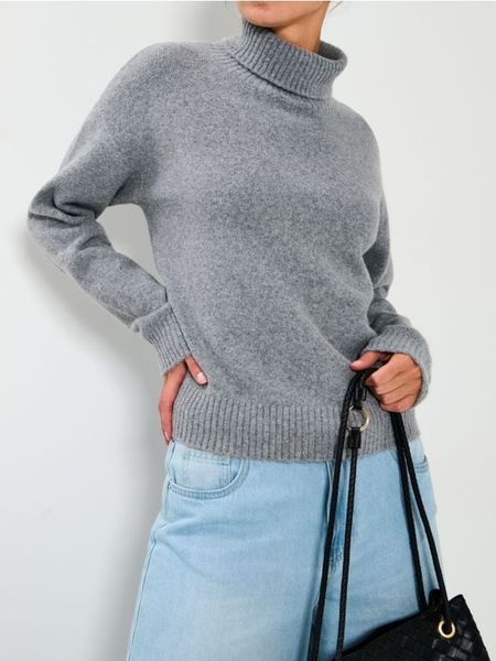 Sweter ze stójką - szary. Szare golfy damskie Sinsay, l, bez wzorów, bez ramiączek. Za 49.99 zł.