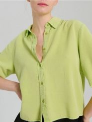 Koszula z krótkim rękawem z lyocellu - zielony. Zielone koszule damskie Sinsay, l, bez wzorów, z lyocellu, bez kołnierzyka, bez ramiączek. Za 49.99 zł.