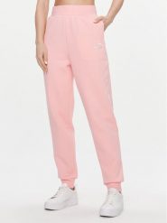Puma Spodnie dresowe Ess+ Embroidery 670007 Różowy Regular Fit. Czerwone spodnie dresowe damskie Puma, m, bez wzorów, z bawełny. Za 139.99 zł.